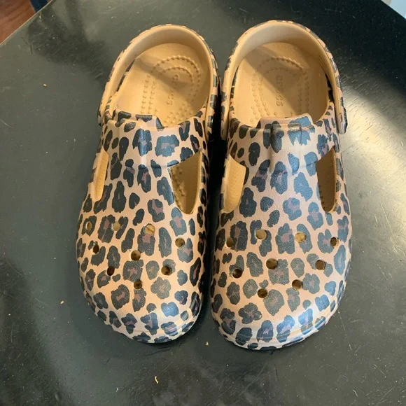 Crocs girls Leopard Print sepia Mary Jane Kids Clogs size 13 like new - Picture 5 of 6